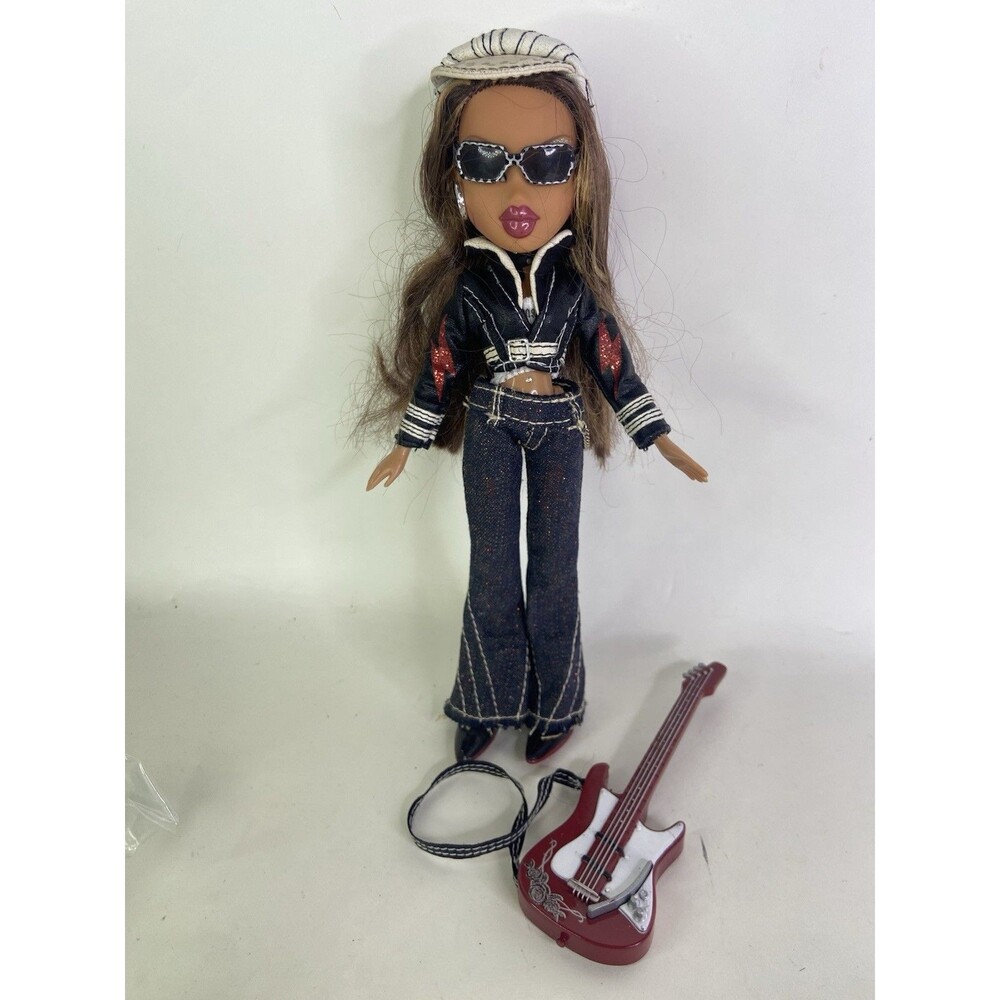 2005 MGA Bratz Rock Angelz Yasmin Doll With Outfit Guitar Accessories Vintage